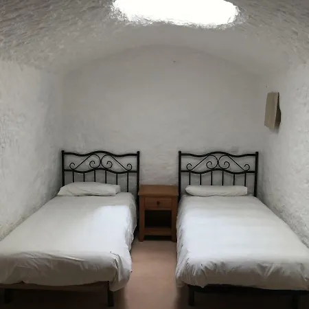 Cuevas Del Cipres * Baza